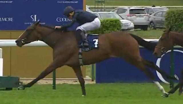 ABOVE THE CURVE (6 - Ryan-Lee MOORE) gagnant du PRIX SAINT-ALARY 2022 à Longchamp