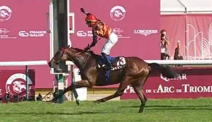 ACE IMPACT (Cristian DEMURO) gagnante du PRIX DE L'ARC DE TRIOMPHE 2023 sur l'hippodrome de Paris Longchamp