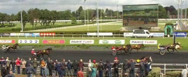 Photo de l'arrivée de la 5ème étape du Grand National du Trot 2021 au CROISÉ-LAROCHE