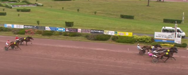 DIABLE DE VAUVERT drivé par Gabriele GELORMINI gagnant de la 7ème étape du Grand National du Trot 2020 à Maure-de-Bretagne