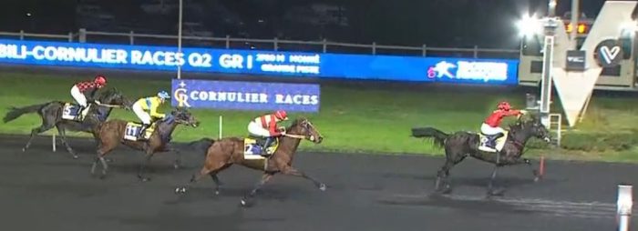 Arriv&eacute;e du Prix du Bilibili 2025 sur l'hippodrome de Paris Vincennes et la Victoire de KEENGAME (Anthony BARRIER)