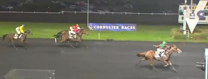 Arrivée du Prix du Jag de Bellouet 2024 sur l'hippodrome de Paris Vincennes et la Victoire de KALIF LANDIA (Benjamin ROCHARD)