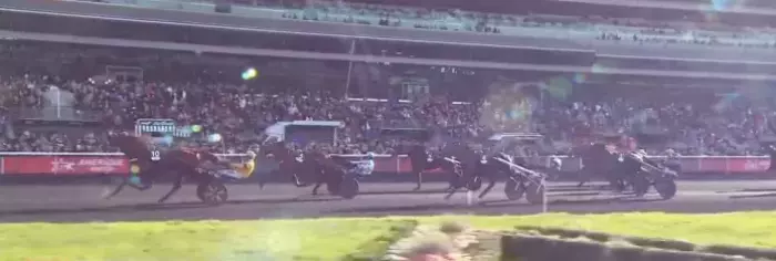 Arriv&eacute;e du PRIX DE FRANCE 2026 sur l'hippodrome de Paris Vincennes