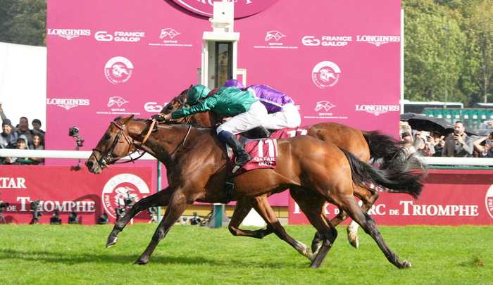 Arrivée du Prix de l'Arc de Triomphe 2025 sur l'hippodrome de Paris Longchamp