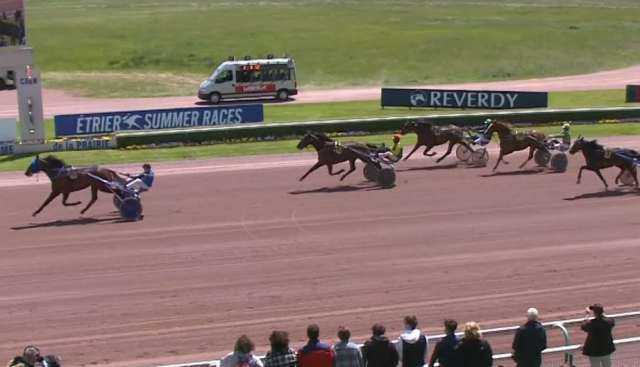 Arrivée du PRIX DES DUCS DE NORMANDIE 2021 sur l'hippodrome de la Prairie à Caen