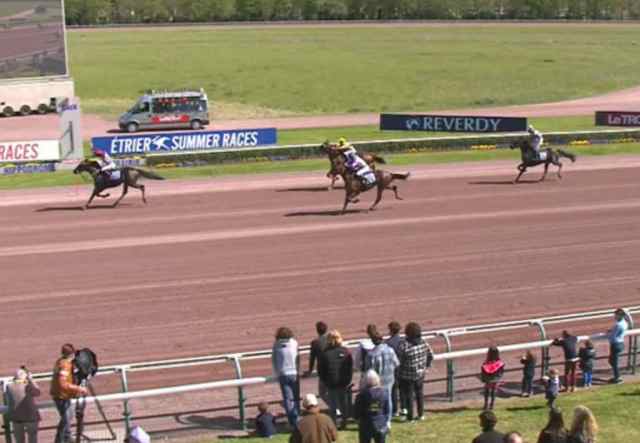 Arrivée du SAINT-LÉGER DES TROTTEURS 2021 sur l'hippodrome de la Prairie à Caen