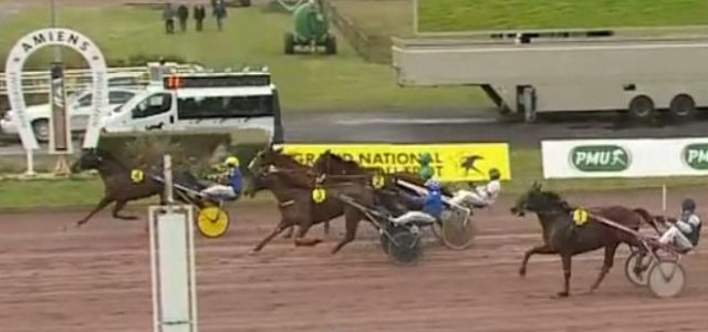 1ère étape du Grand National du Trot 2023 et la victoire d'HOWDY PARTNER drivé par Franck NIVARD sur l'hippodrome d'Amiens
