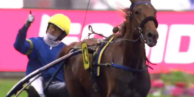BELINA JOSSELYN drivé par Jean-Michel BAZIRE gagnante du GRAND PRIX DE PARIS 2020 à Vincennes
