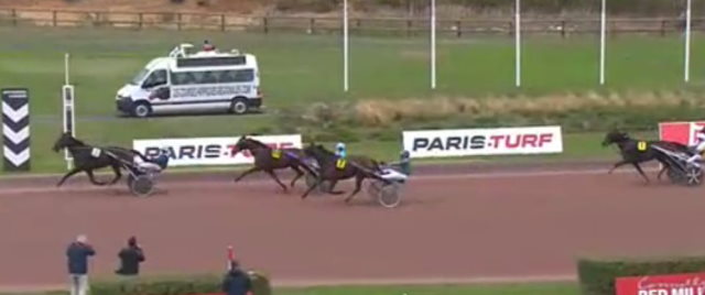 ELIE DE BEAUFOUR drivé par Jean-Michel BAZIRE gagnant de la 11ème étape du Grand National du Trot 2020 à Angers