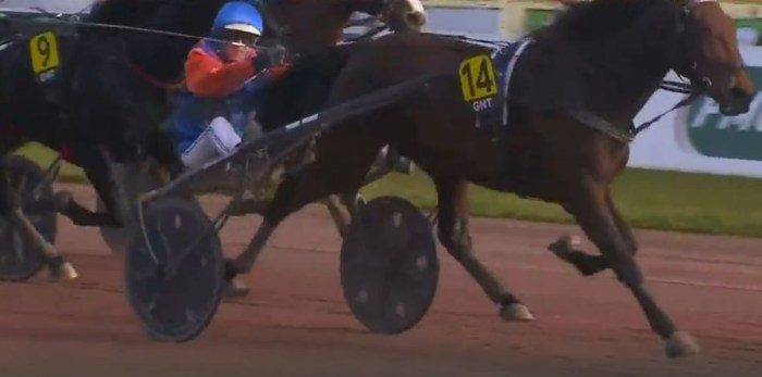 14ème étape du Grand National du Trot 2023 et la victoire d'EMERAUDE DE BAIS drivé par Franck NIVARD sur l'hippodrome de Mauquenchy