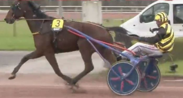 1ère étape du Grand National du Trot 2024 et la victoire de FORBACH drivé par François LAGADEUC sur l'hippodrome d'Amiens