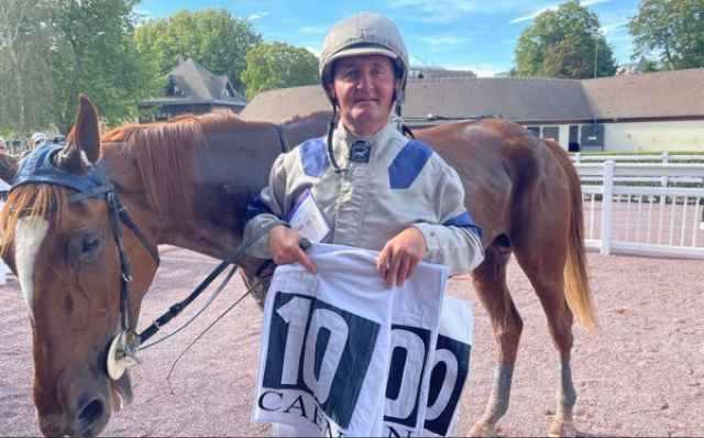 Franck ANNE lors de sa 1000ème victoire en tant qu'entraîneur sur l'hippodrome de Caen