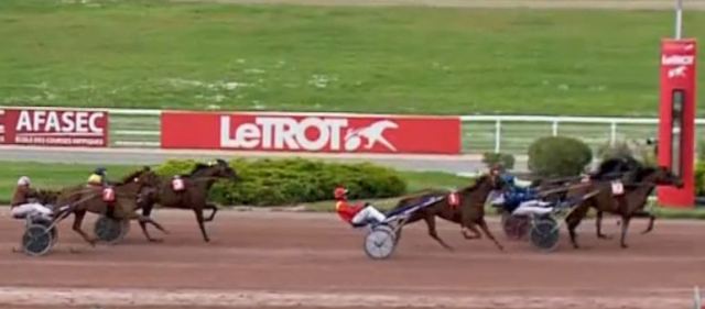 IDAO DE TILLARD (10 - Clément DUVALDESTIN) vainqueur du Prix de Tonnac-Villeneuve 2022 à Enghien