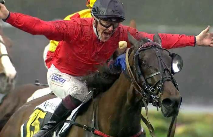 PRIX DES CENTAURES 2024 et la victoire d'IDEALE DU CHÊNE monté par Paul-Philippe PLOQUIN sur l'hippodrome de Paris Vincennes