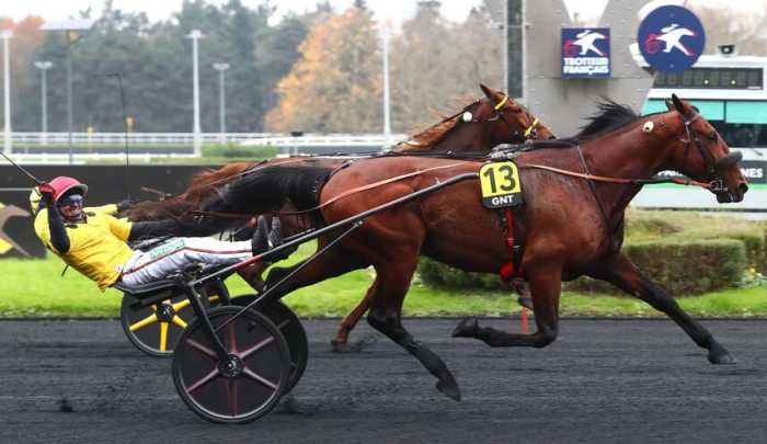 IT'S A DOLLARMAKER (13 - Eric RAFFIN) gagnant de la Finale du Grand National du Trot 2024 à Vincennes