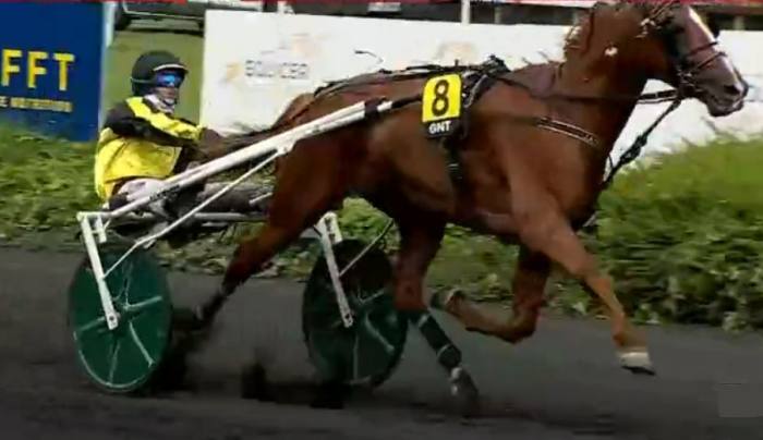 5ème étape du Grand National du Trot 2025 et la victoire de JANGO VICI drivé par Benjamin ROCHARD sur l'hippodrome du Croisé-Laroche