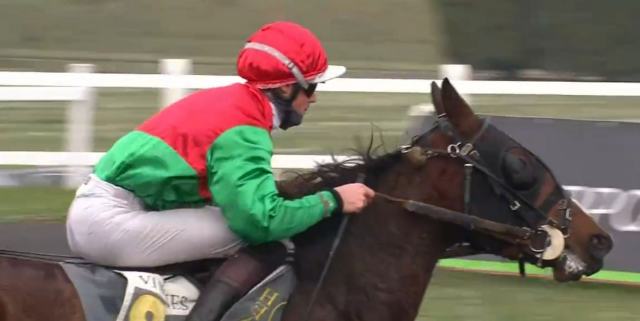 JESSY DE BANVILLE monté par Florian DESMIGNEUX Vainqueur du Prix de Vincennes 2022 sur l'hippodrome de Paris Vincennes