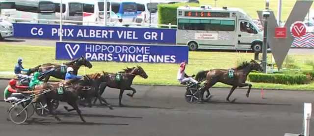 JUST A GIGOLO drivé par David THOMAIN gagnant du PRIX ALBERT VIEL 2022 à Vincennes