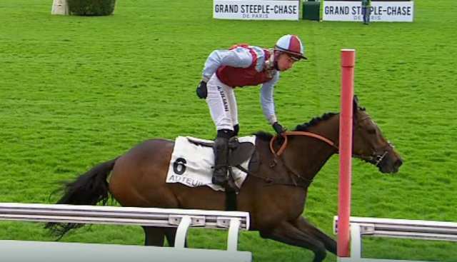 L'AUTONOMIE (Angelo ZULIANI) gagnante de la GRANDE COURSE DE HAIES D'AUTEUIL 2021