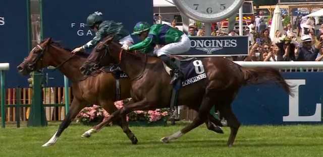 NASHWA (Mlle Hollie DOYLE - 1ère femme jockey à remporter le Prix de Diane) gagnante du PRIX DE DIANE 2022 sur l'hippodrome de Chantilly