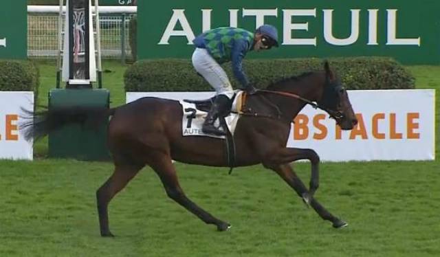 POLY GRANDCHAMP (Bertrand LESTRADE) gagnant du PRIX LA HAYE JOUSSELIN 2021 sur l'hippodrome d'Auteuil