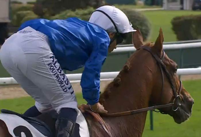 TRIBALIST (Mickael BARZALONA) gagnant du PRIX DU MOULIN DE LONGCHAMP 2024 sur l'hippodrome de Longchamp