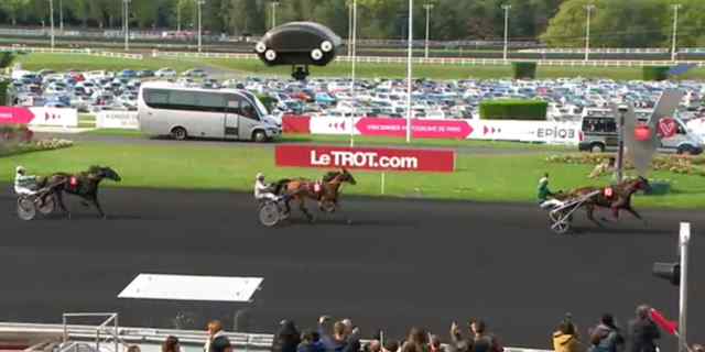 ECU PIERJI drivé par Mathieu MOTTIER vainqueur du PRIX DE L'ÉTOILE 2017 à VINCENNES ECU PIERJI drivé par Mathieu MOTTIER vainqueur du PRIX DE L'ÉTOILE 2017 à VINCENNES