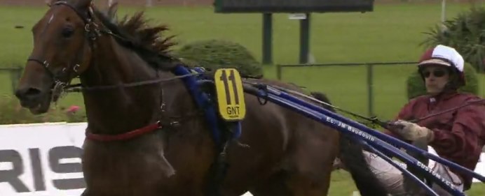UTINKA SELLOISE gagnant de la 7ème étape du Grand National du Trot 2016 à REIMS
